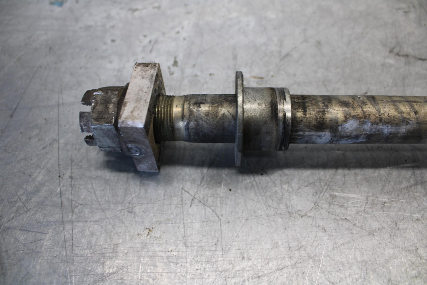 96-03 KAWASAKI NINJA ZX7R REAR AXLE BACK WHEEL RIM PIVOT BOLT AXEL BB438