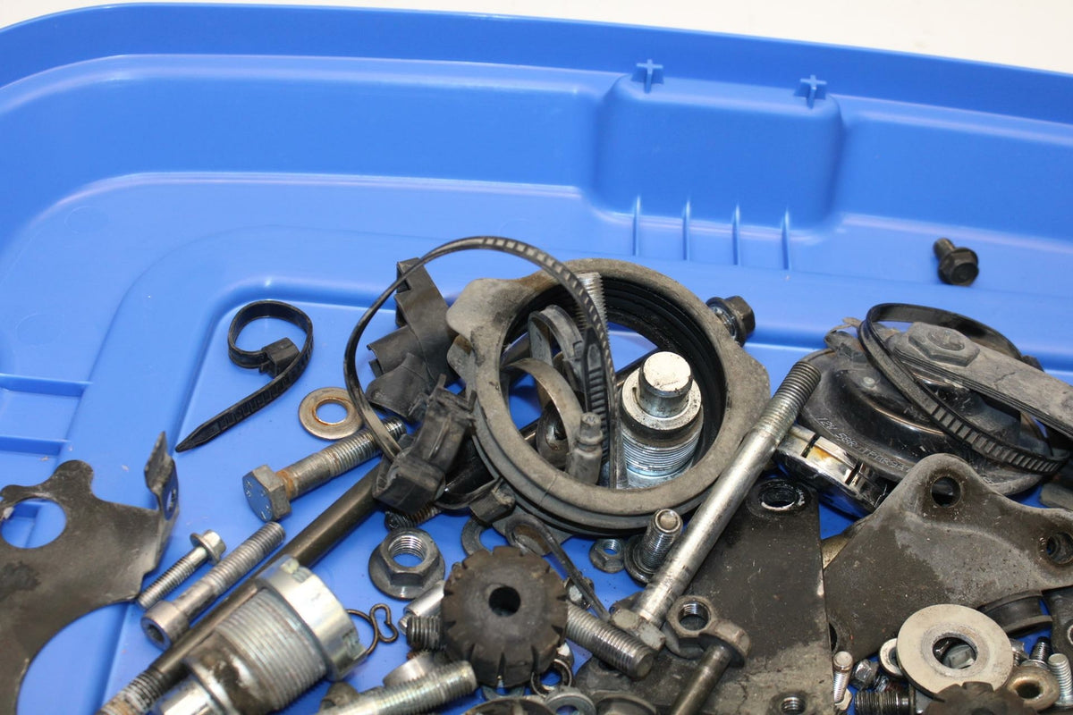 06 HONDA SHADOW 750 VT750C ENGINE MOUNTING BOLTS HARDWARE MOTOR SCREWS BB352