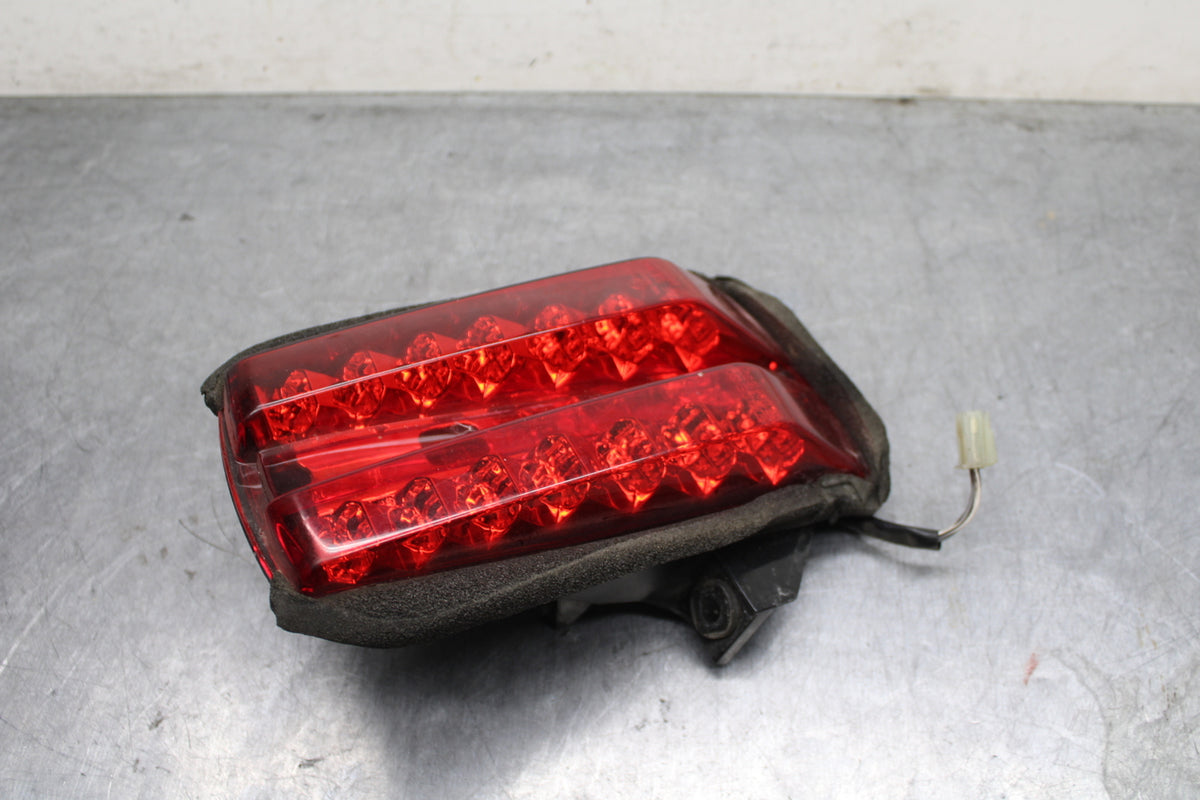 03 SUZUKI SV650S REAR TAIL TAILLIGHT BACK BRAKE LIGHT BB130