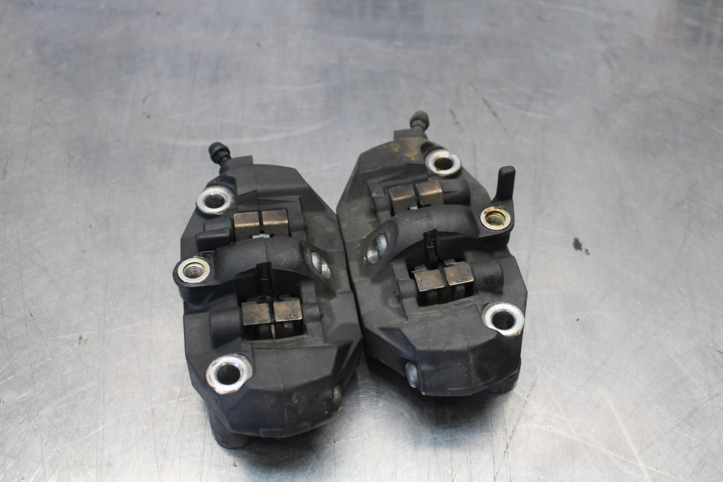06-07 SUZUKI GSXR 600 RIGHT LEFT FRONT BRAKE CALIPER SET PAIR CALIPERS BB170