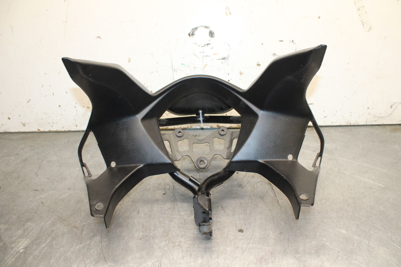 03-06 SUZUKI SV650 UPPER FAIRING MIRROR GAUGES STAY BRACKET BB392