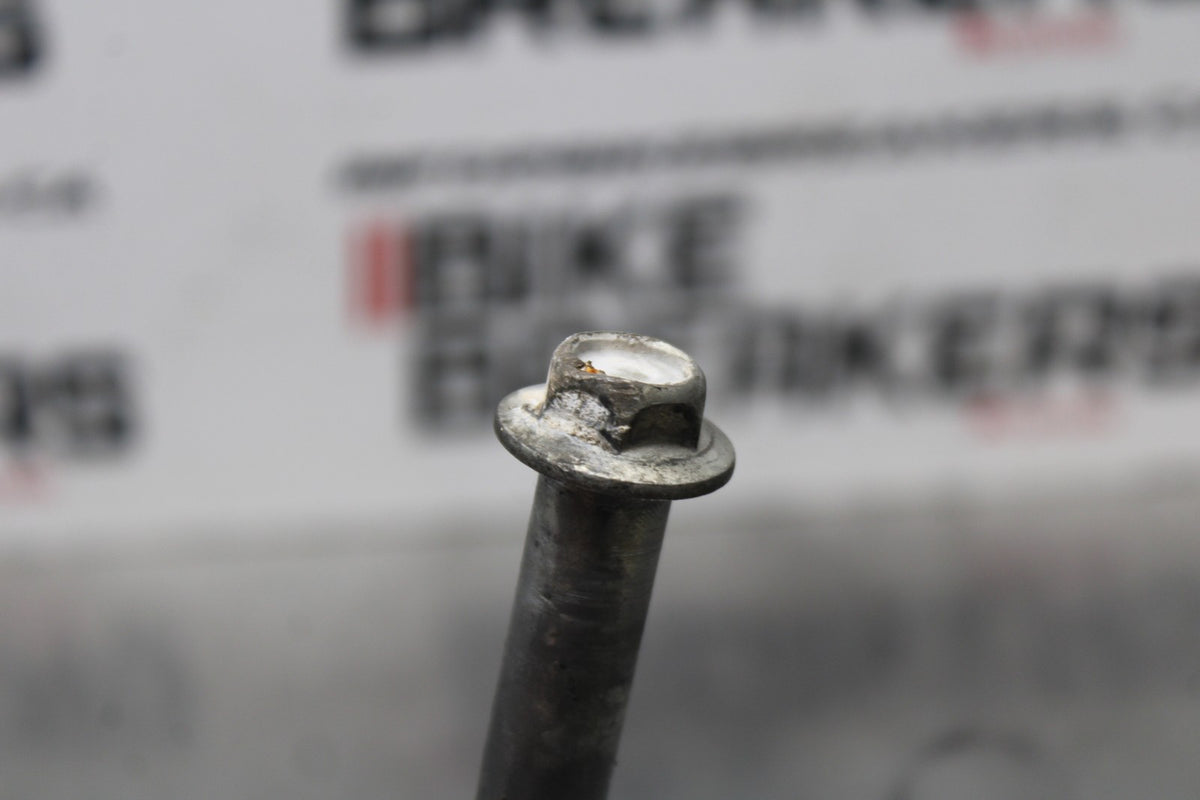 09 KAWASAKI NINJA 250R FRONT WHEEL RIM AXLE PIVOT BOLT BB824
