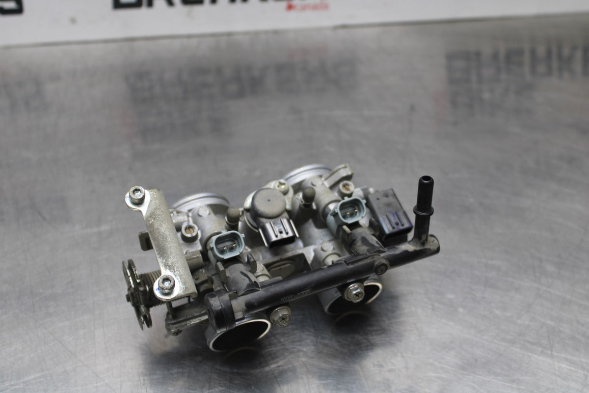 17-18 YAMAHA YZF R3 MAIN FUEL INJECTORS / THROTTLE BODIES BB813