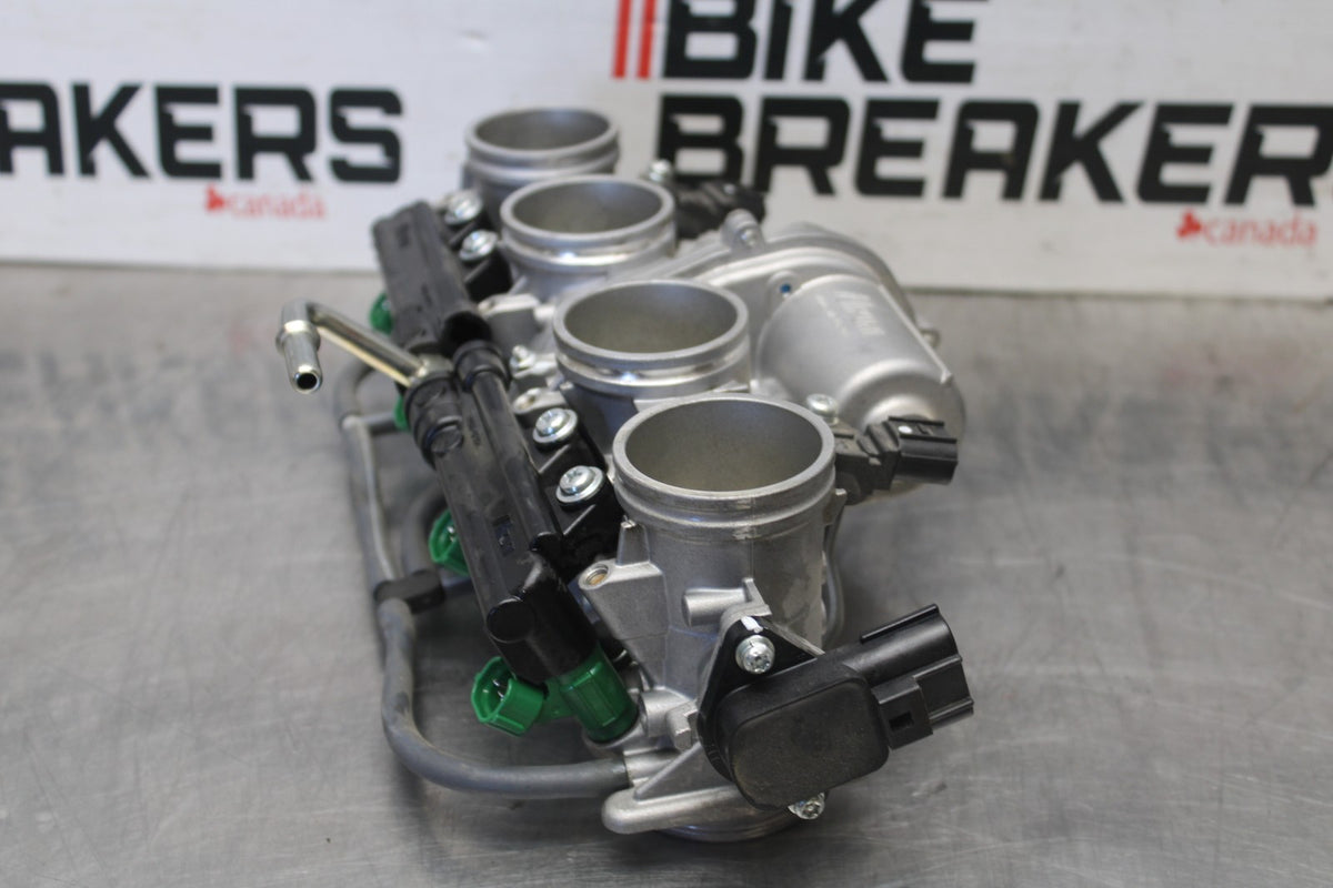 25 KAWASAKI Z900 MAIN FUEL INJECTORS / THROTTLE BODIES BB928