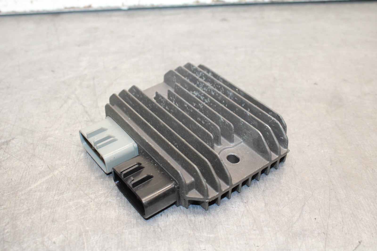 09-12 KAWASAKI NINJA ZX6R RECTIFIER VOLTAGE REGULATOR 21066-0028 BB698