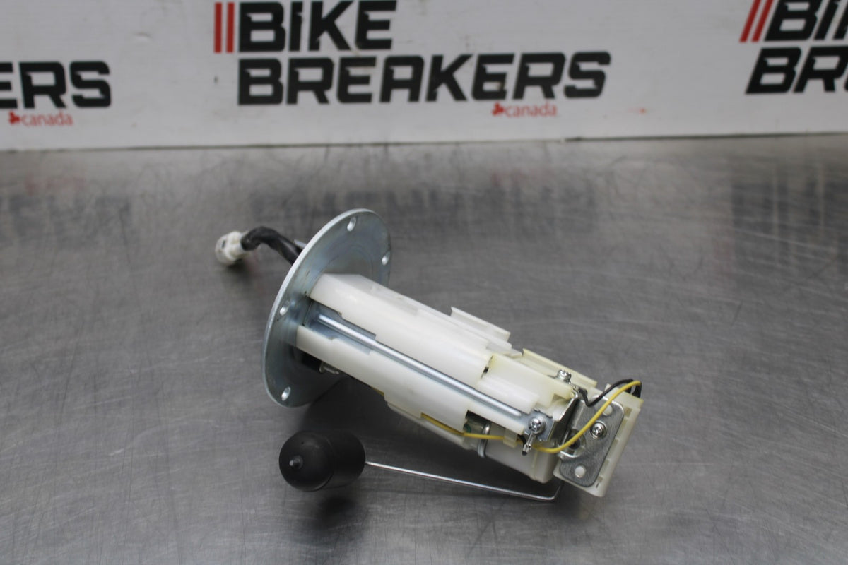 09 SUZUKI GSXR1000 FUEL PUMP GAS PETROL SENDER UNIT BB777
