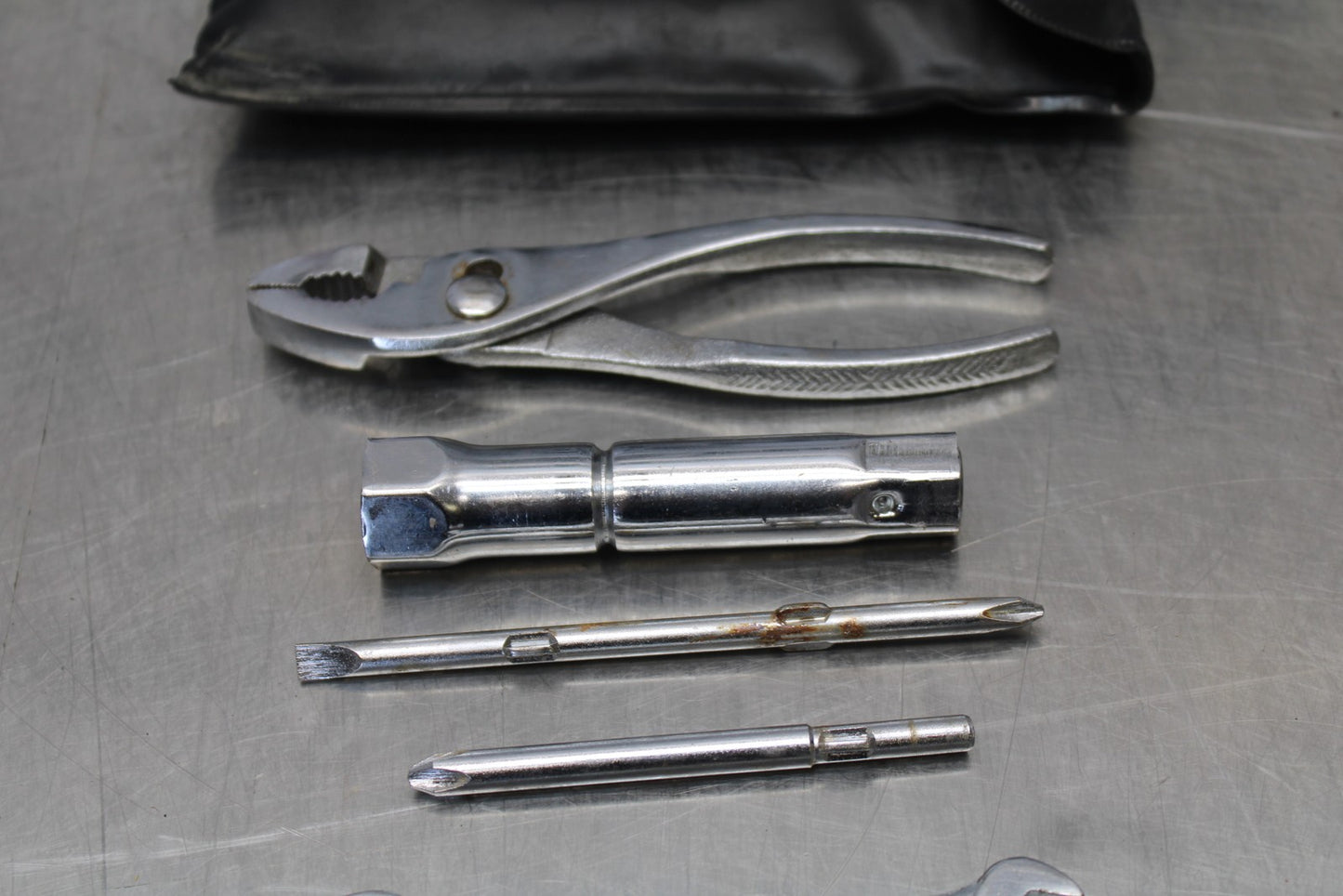 03-08 KAWASAKI VULCAN 1600 STOCK TOOLS OEM TOOL BAG KIT SET BB196