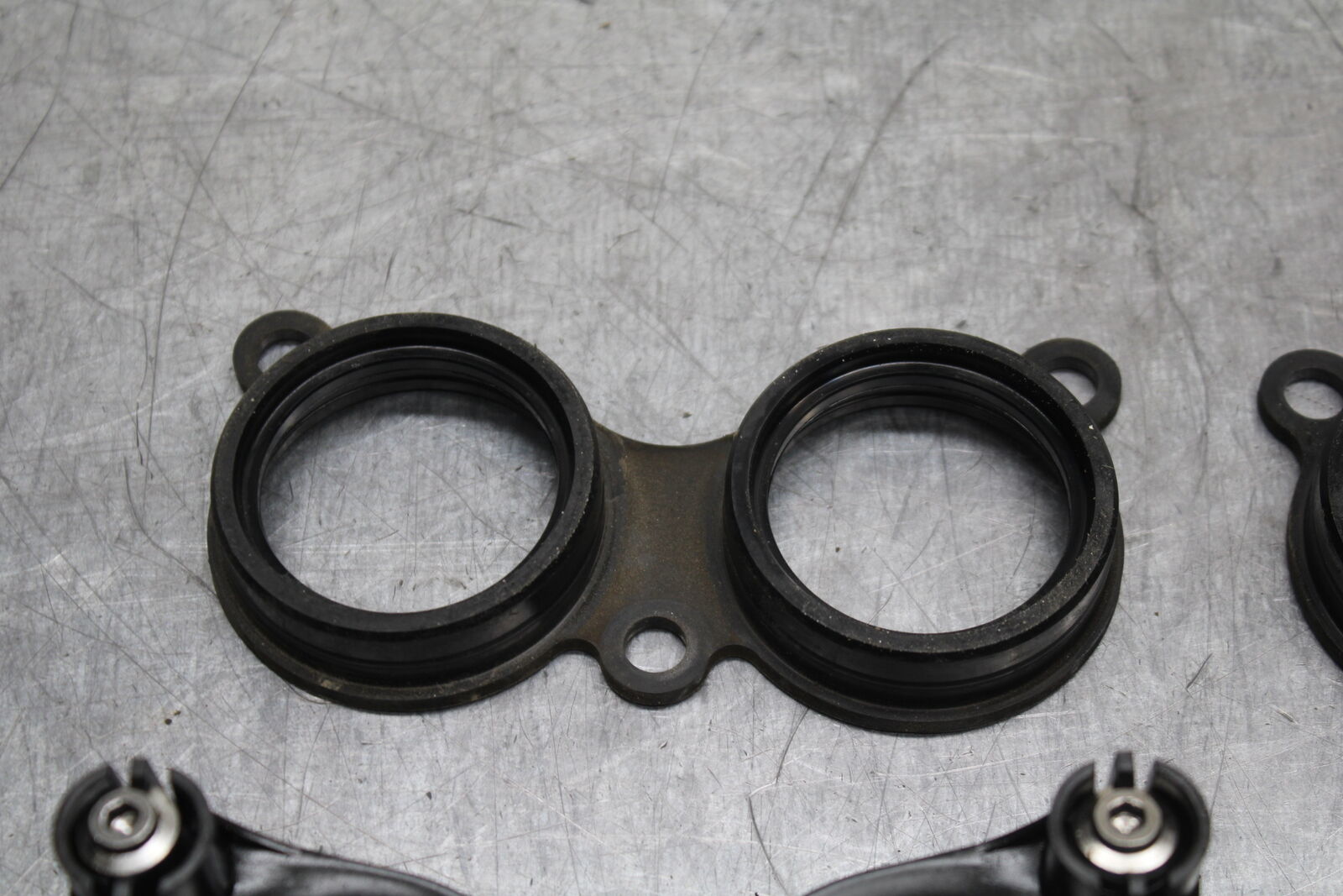 06-07 YAMAHA YZF R6 AIRBOX INTAKE VELOCITY STACKS BB742