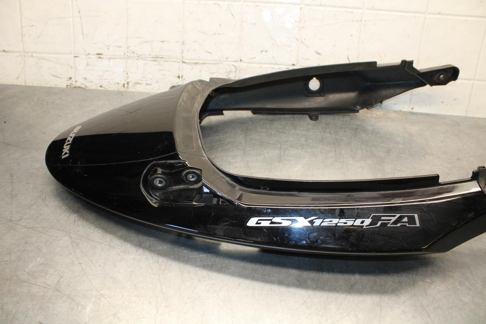 2013 SUZUKI BANDIT 1250S ABS REAR BACK TAIL FAIRING COWL SHROUD BB238