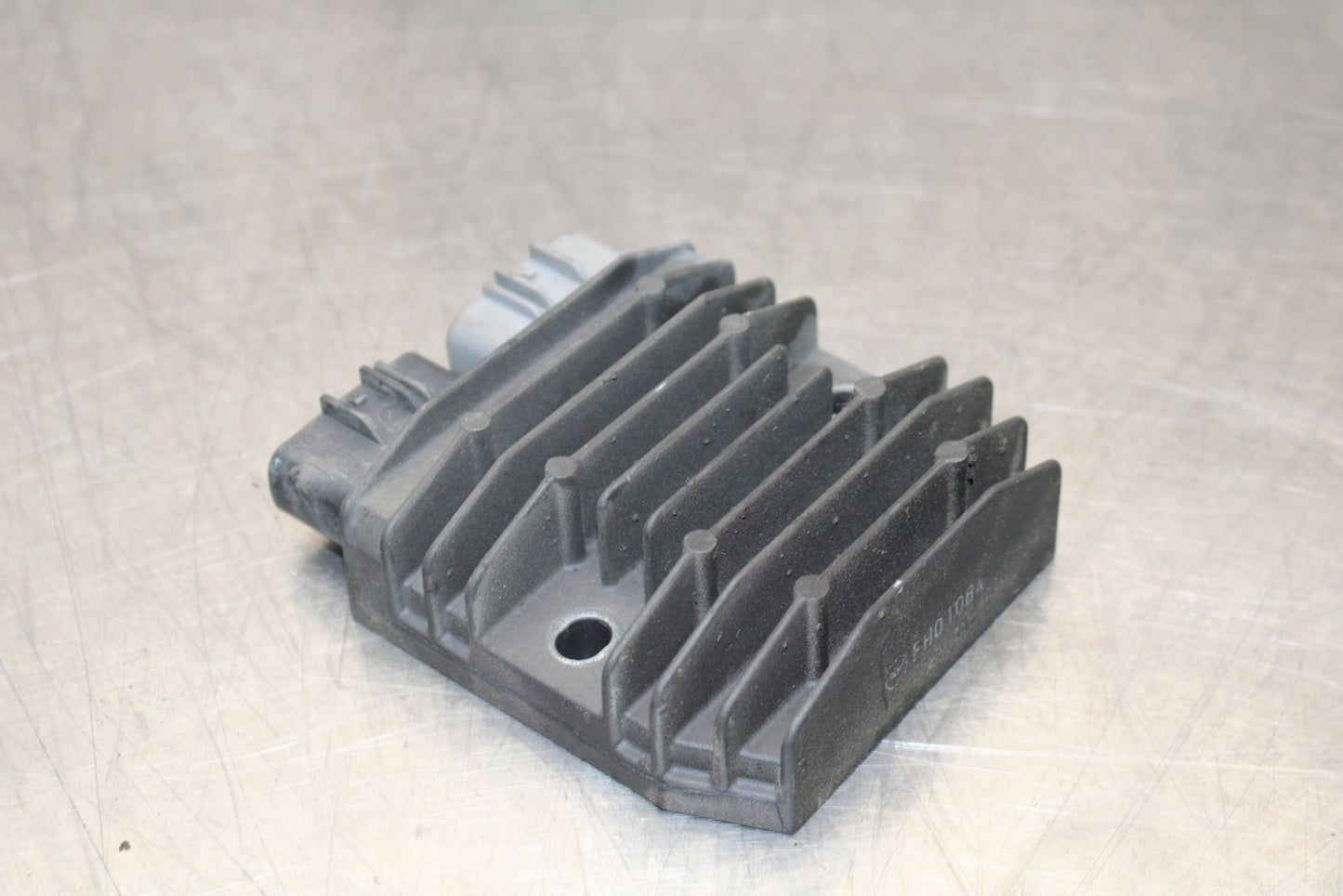 04-05 KAWASAKI NINJA ZX10R RECTIFIER VOLTAGE REGULATOR BB163