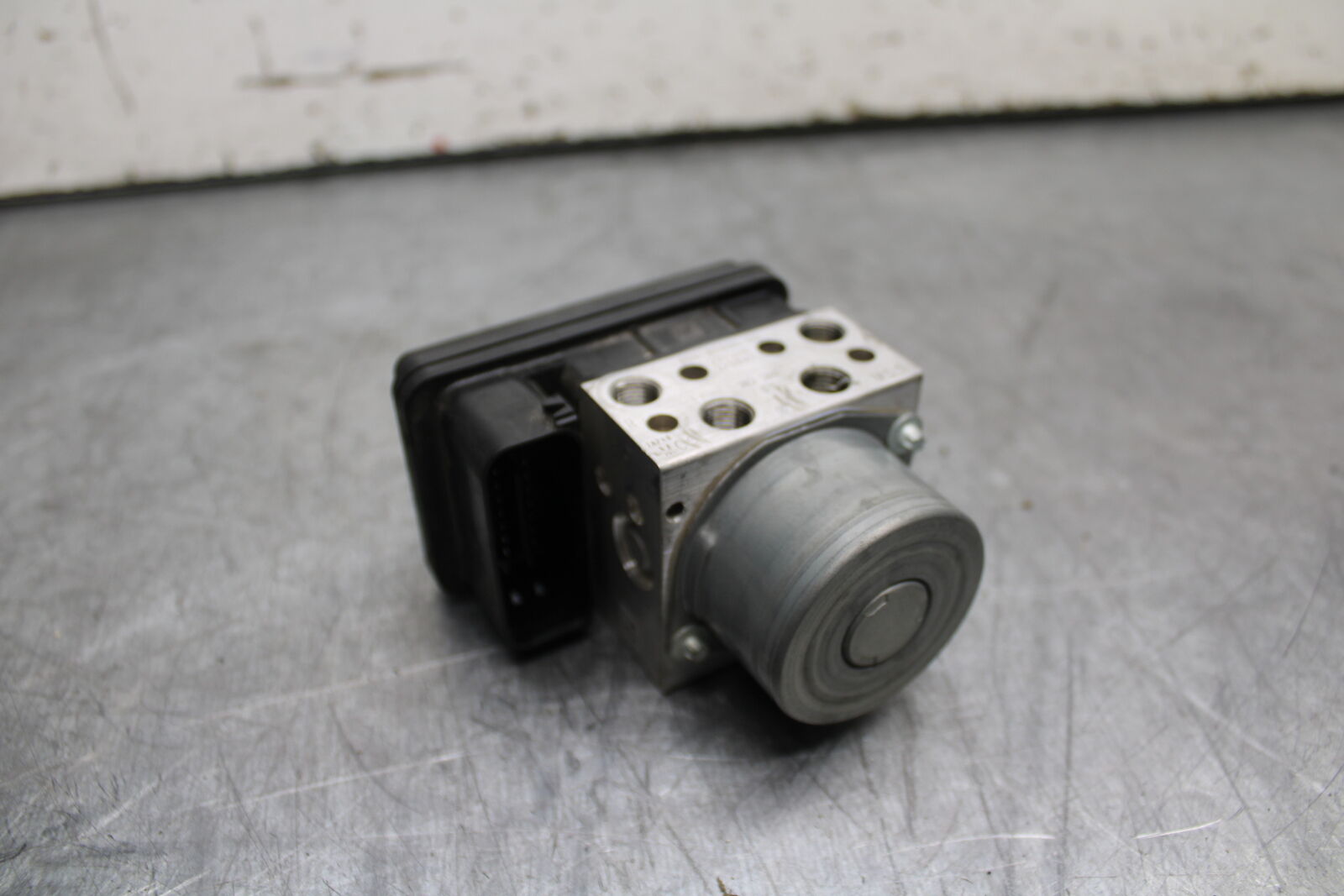 22-24 YAMAHA XSR900 ABS PUMP UNIT MODULE BB710