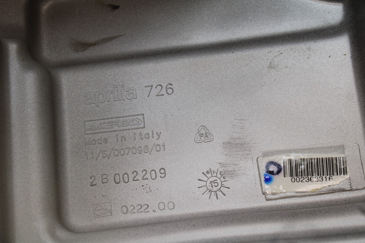 16 APRILIA TUONO V4 1100 GAS TANK FUEL CELL PETROL RESERVOIR BB905