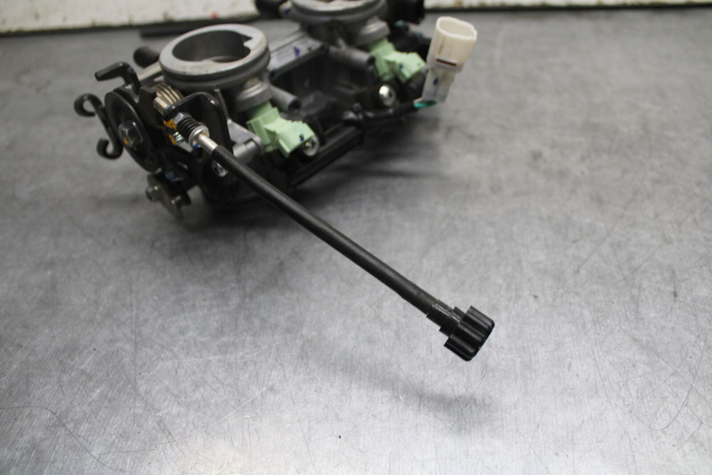 18-24 KAWASAKI NINJA 650 MAIN FUEL INJECTORS / THROTTLE BODIES BB725