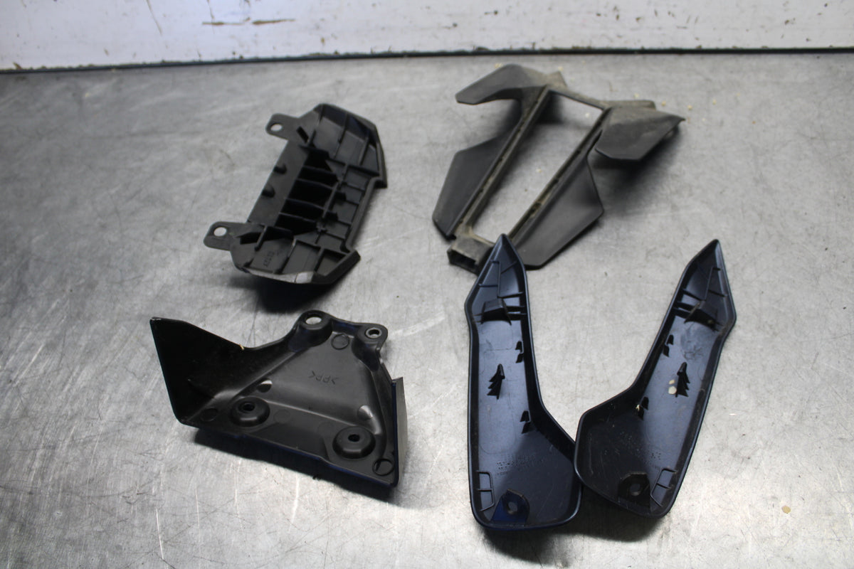 21-24 YAMAHA MT-07 MISCELLANEOUS PANELS COVERS TRIM  COWLS BB662