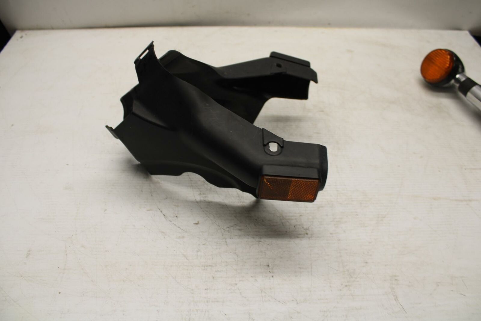 04-06 HONDA SHADOW 750 VT750C TAILLIGHT REAR TAIL BRAKE LIGHT TRIM BB360