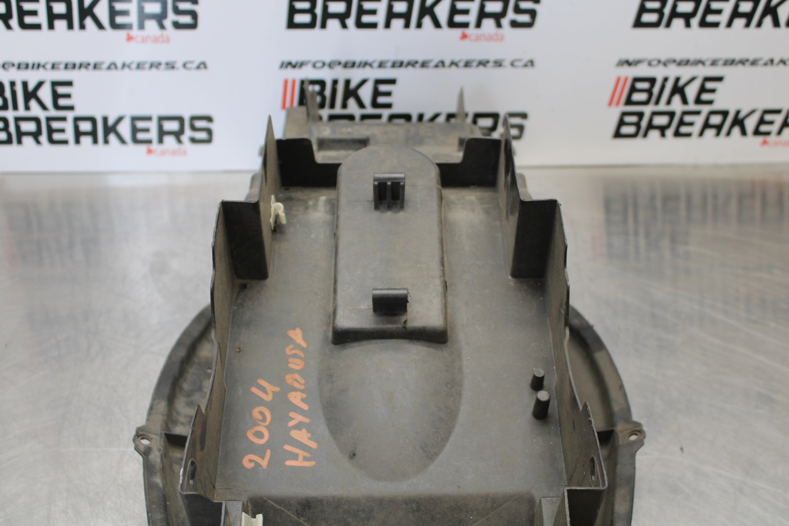 99-07 SUZUKI HAYABUSA GSX1300R REAR TAIL UNDERTAIL BATTERY TRAY PLASTIC BB281