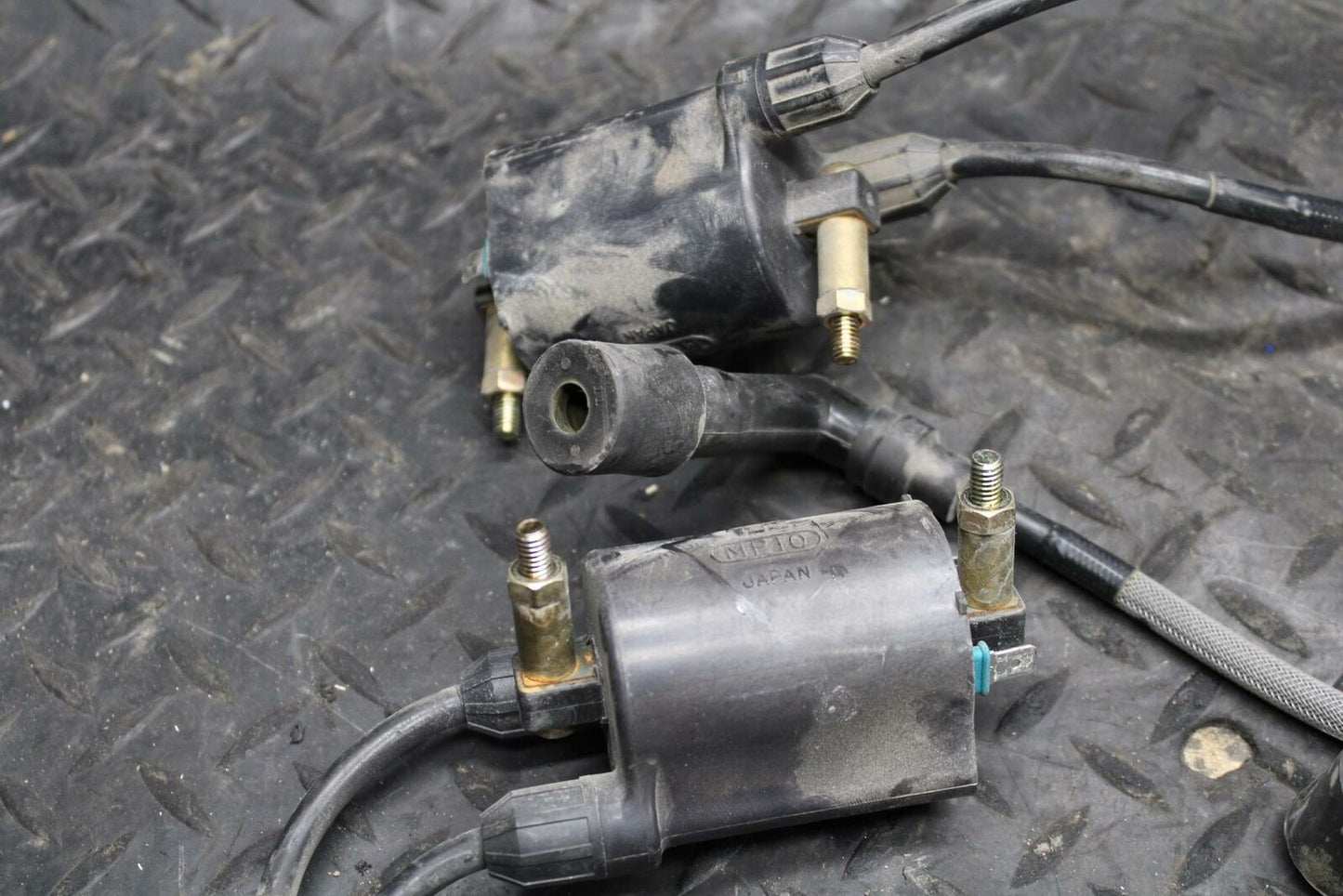 05-06 KAWASAKI VULCAN 1500 VN1500 CLASSIC COILS 21121-1288 21121-1289  BB220