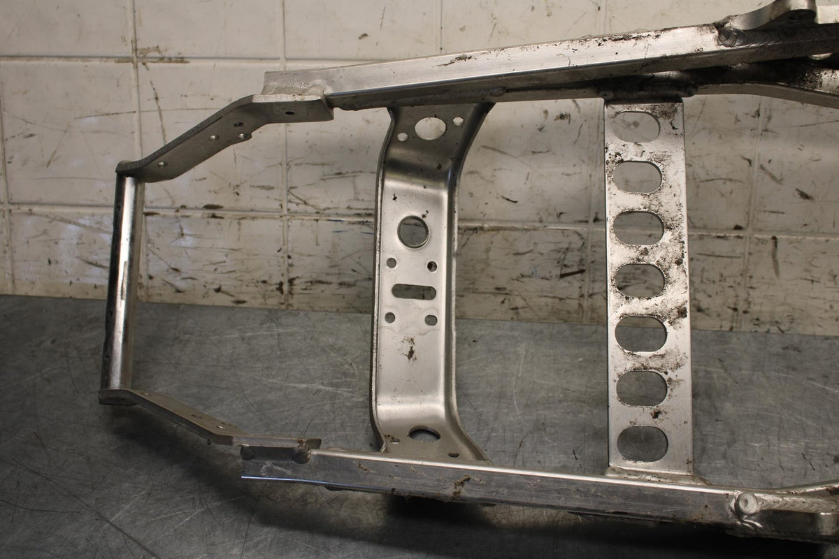 2000 Yamaha YZF R6 REAR BACK TAIL SUBFRAME SUB FRAME BB558