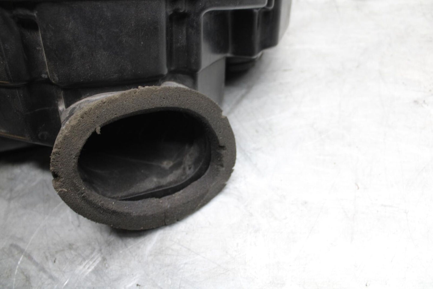 2007 Suzuki GSXR750 AIRBOX AIR INTAKE FILTER BOX 13700-02H03 BB546