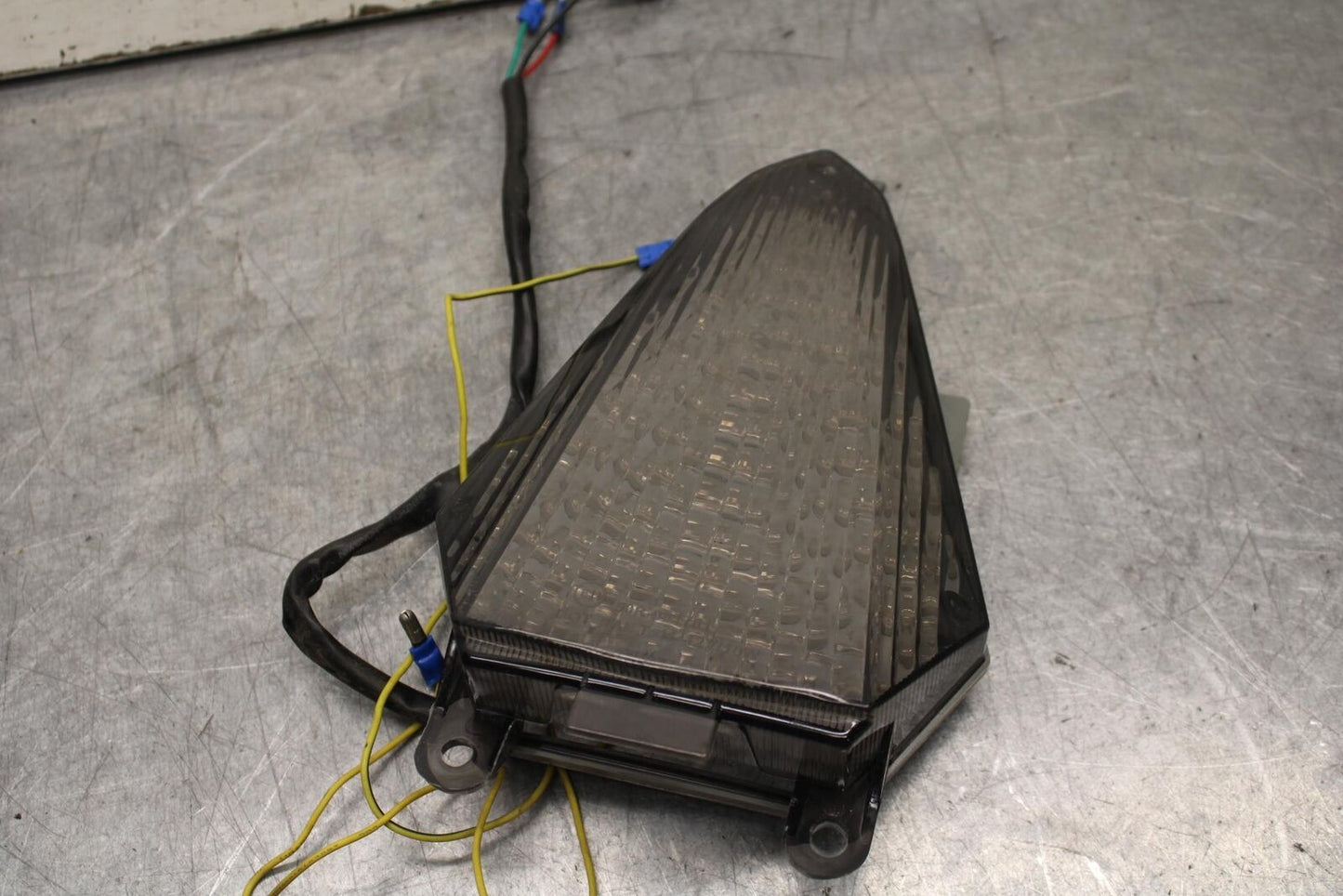08-16 YAMAHA YZF R6 AFTERMARKET REAR TAIL TAILLIGHT BACK BRAKE LIGHT BB636