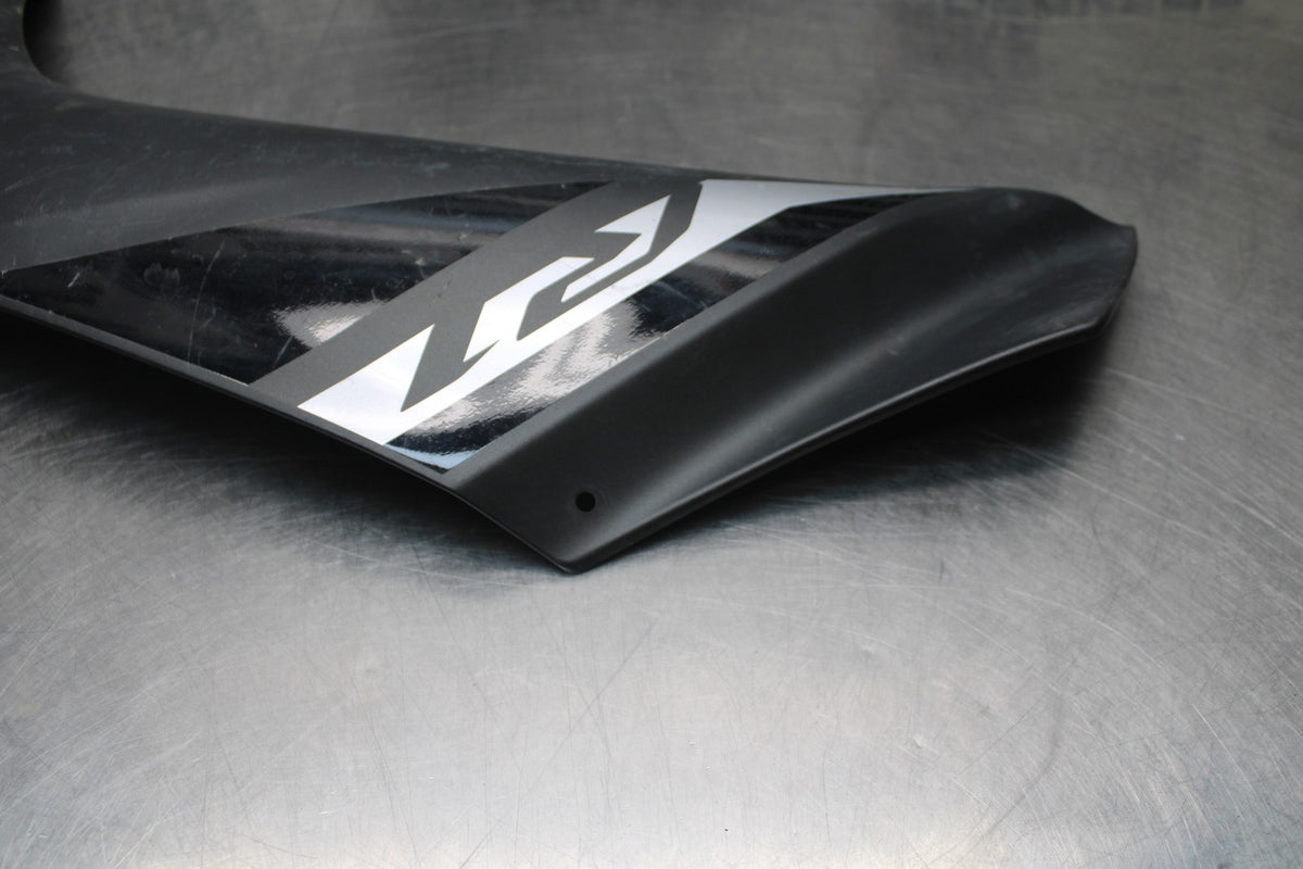 20-24 YAMAHA YZF R1 LEFT MID UPPER SIDE FAIRING COWL PLASTIC BB173