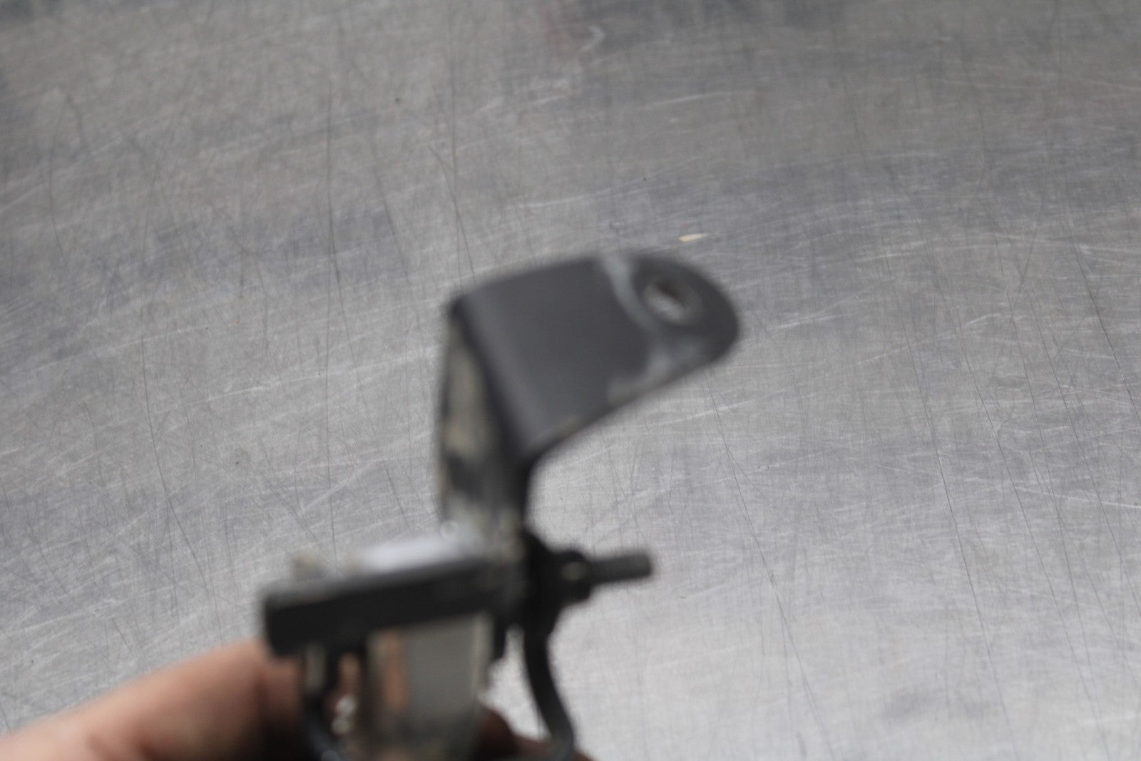22-25 YAMAHA YZF R7 RIGHT REAR BACK PASSENGER PEG BB769
