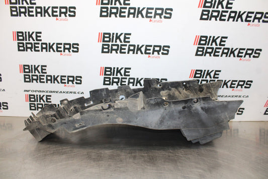 15 TRIUMPH TIGER 800 REAR BACK TAIL UNDERTAIL BATTERY TRAY PLASTIC BB873