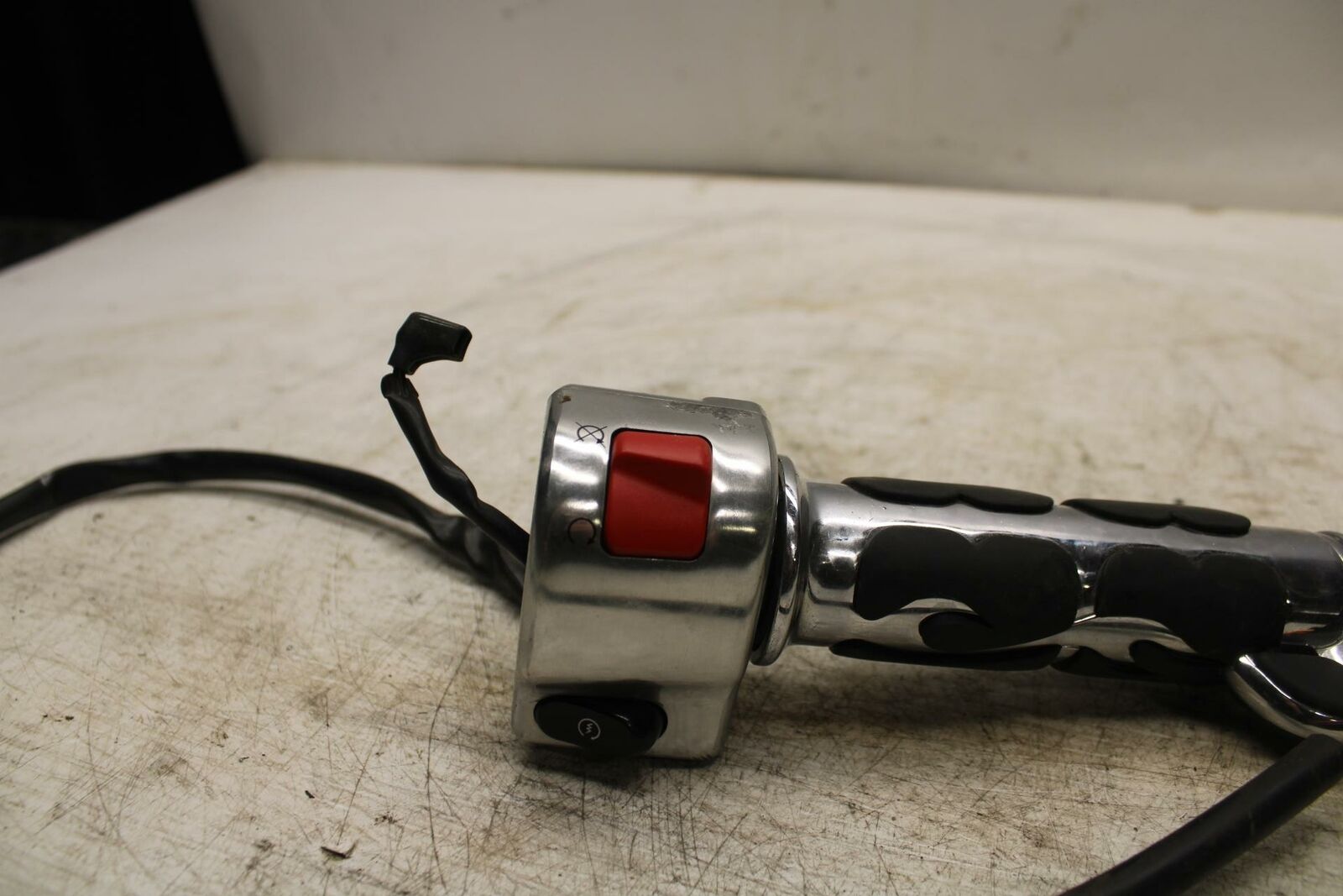 06-21 KAWASAKI VULCAN 900 RIGHT CLIP ON HANDLE KILL OFF START SWITCH BB363