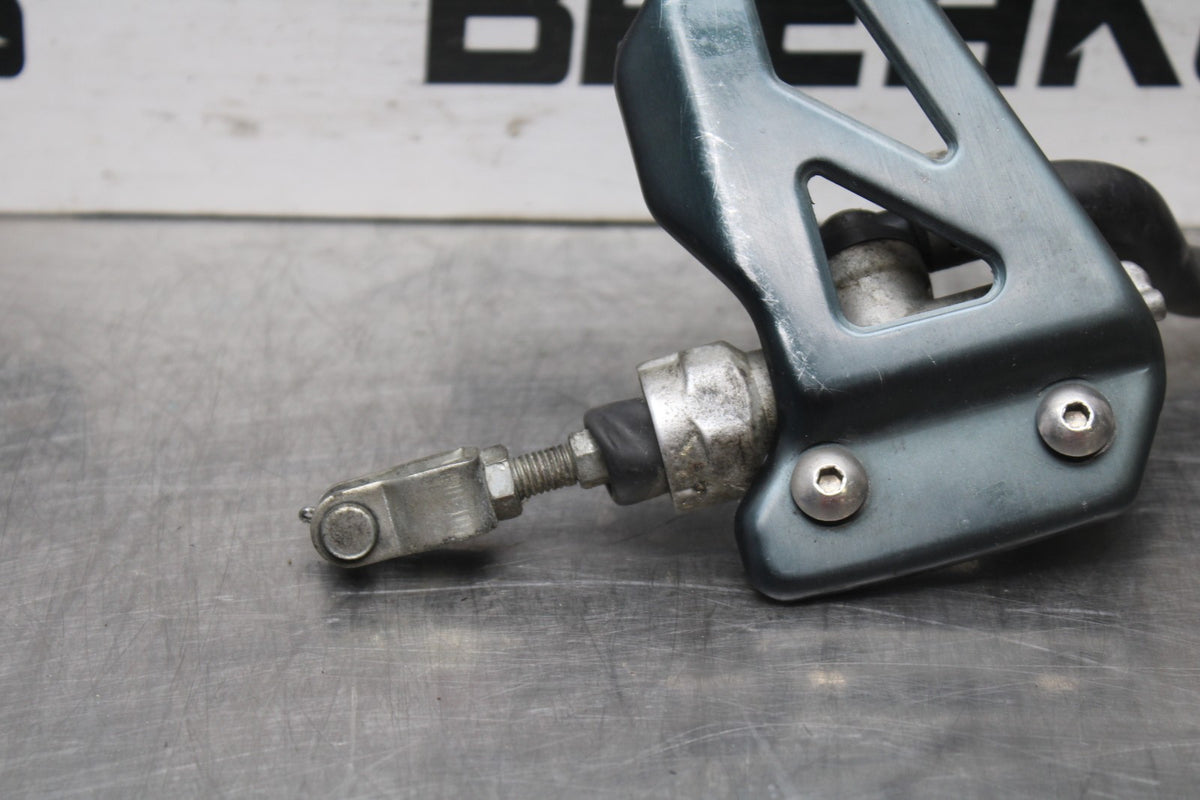 00 SUZUKI GSXR750 REAR BACK BRAKE MASTER CYLINDER W RESERVOIR BB820