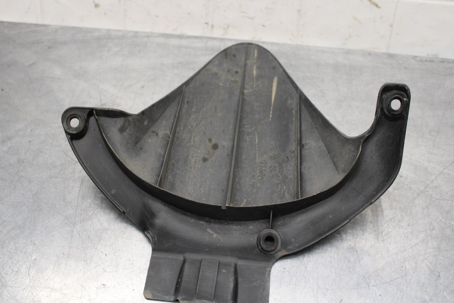 2007 Honda CBR600RR REAR BACK WHEEL TIRE HUGGER FENDER 80120-MFJ-D00 BB596