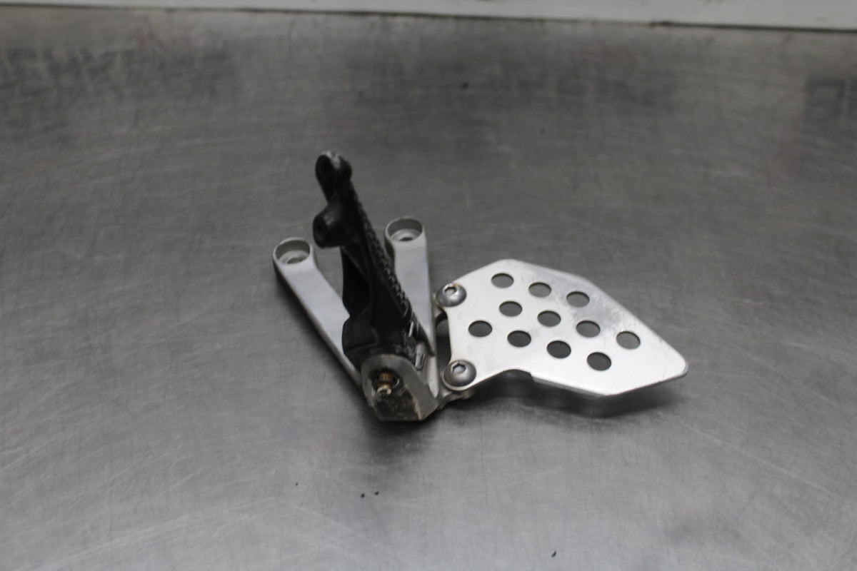 05-06 HONDA CBR600RR LEFT REARSET REAR SET DRIVER FOOT PEG REST STOP BB945
