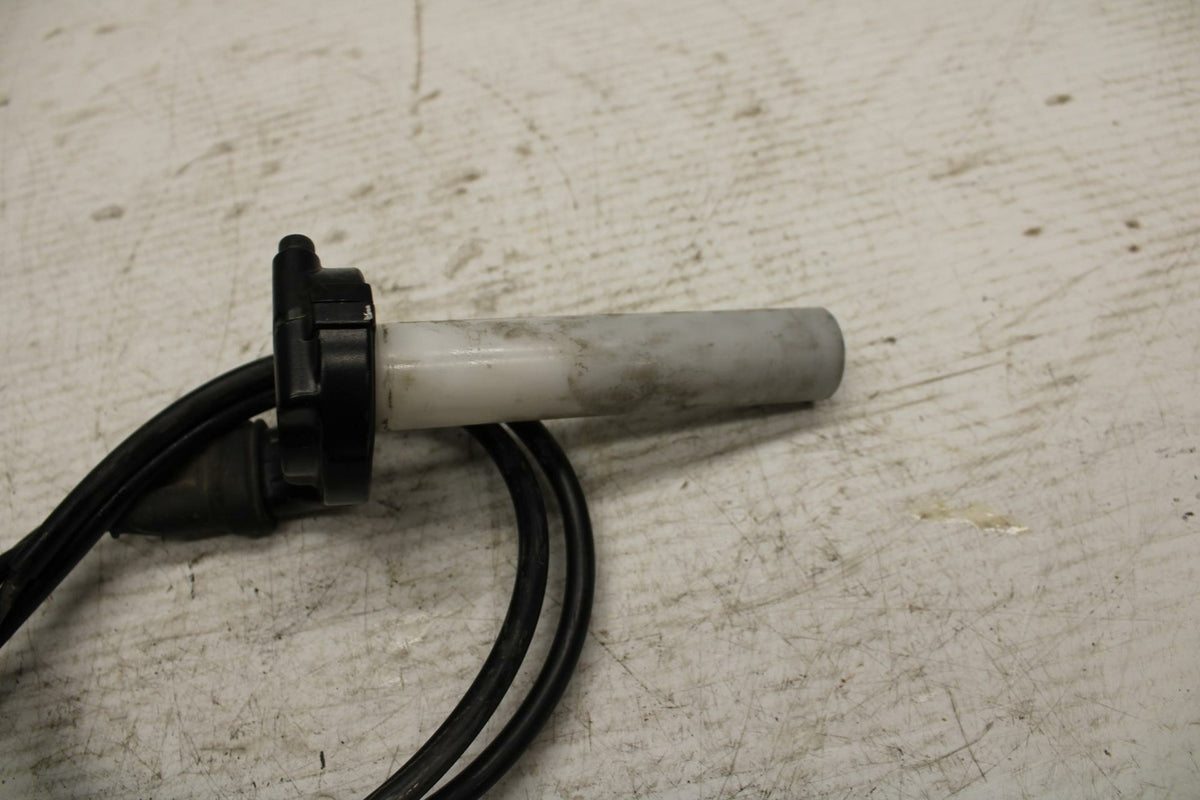 07 YAMAHA YZF R6 2c0 THROTTLE CABLE LINE HOUSING GUIDE BB297