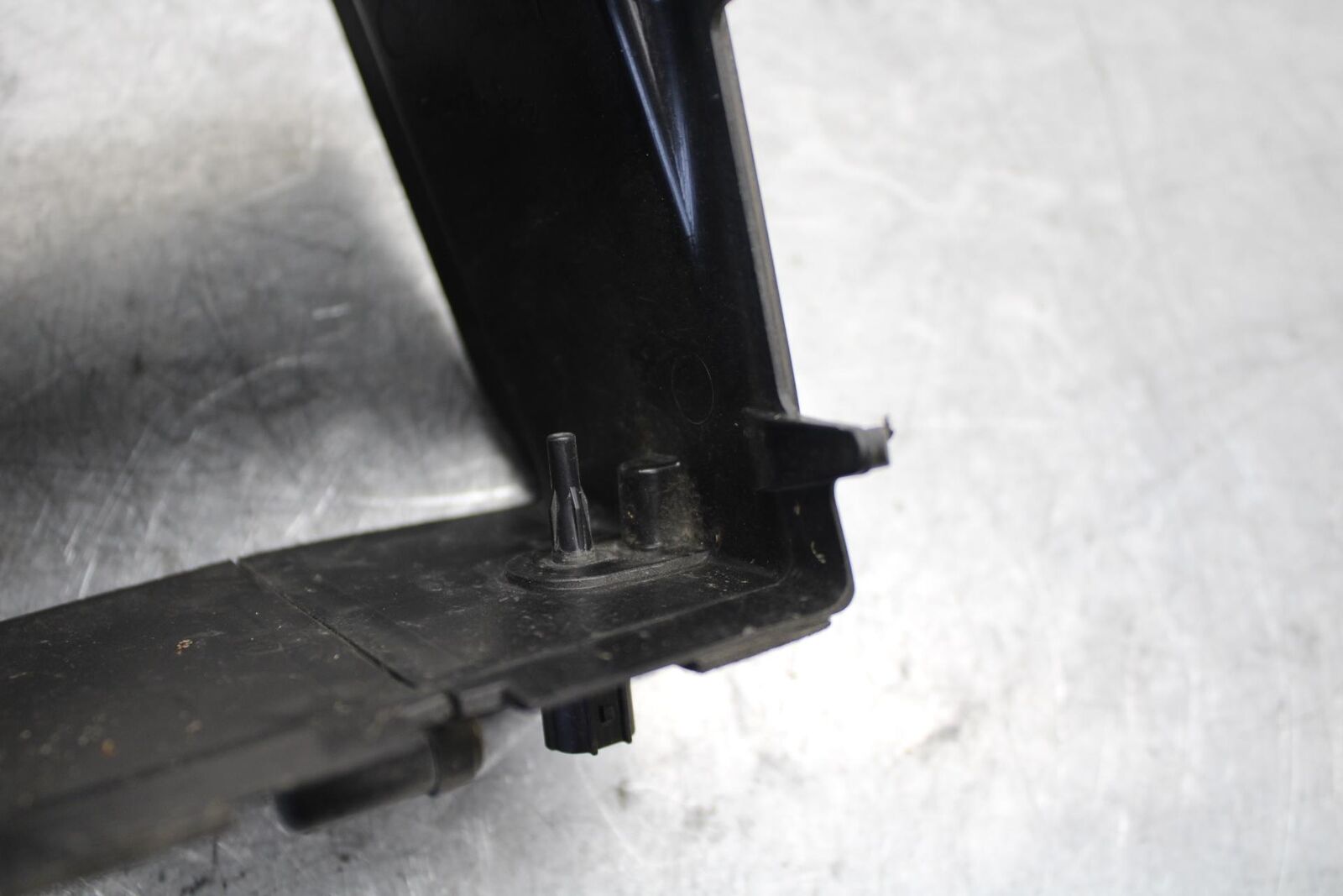 2006 07 Yamaha YZF R6 RAM AIR INTAKE TUBE DUCT BB423