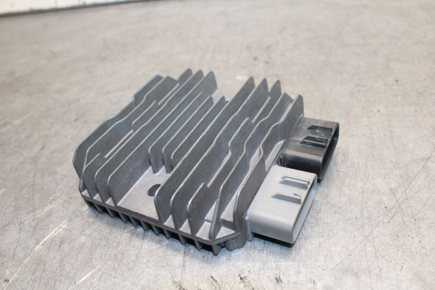 13-18 KAWASAKI NINJA ZX6R RECTIFIER VOLTAGE REGULATOR 21066-0730 BB666