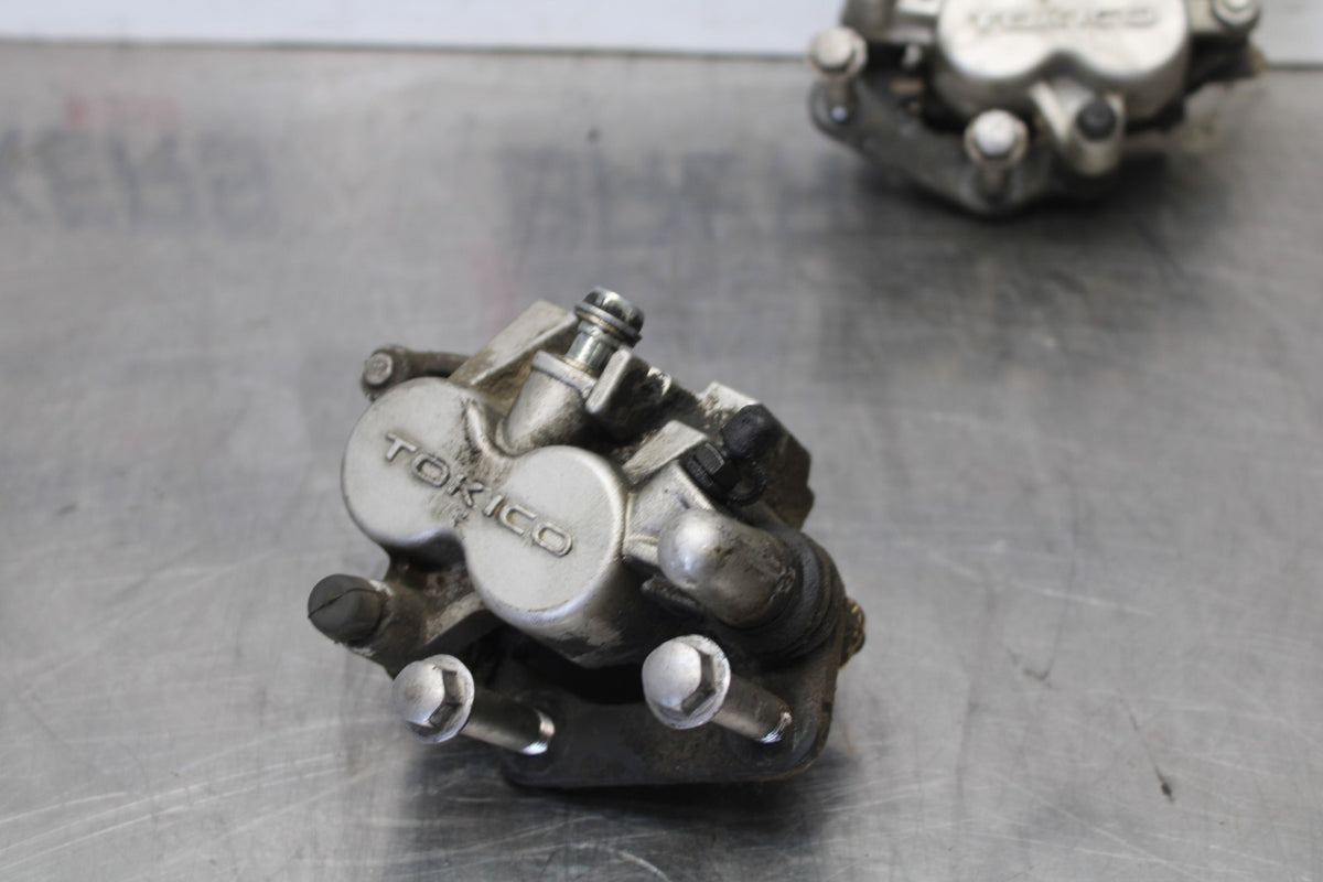 03 KAWASAKI VULCAN 1600 RIGHT LEFT FRONT BRAKE CALIPER SET PAIR CALIPERS BB865