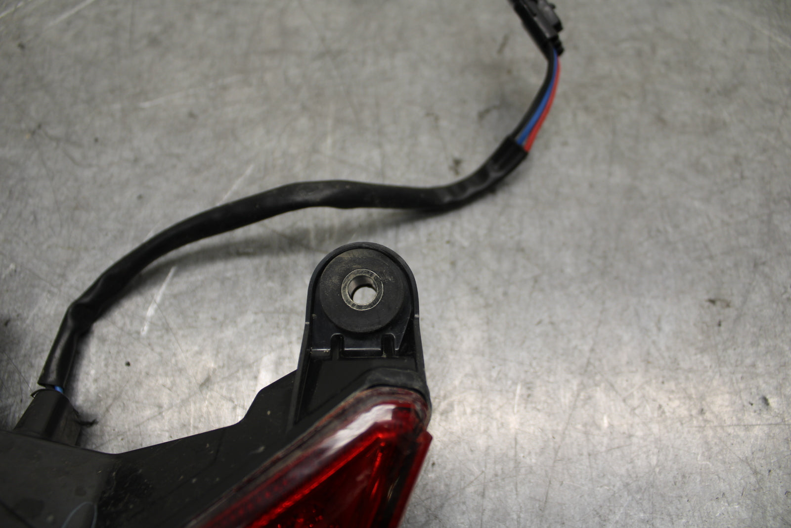 13-18 KAWASAKI NINJA ZX6R REAR TAIL TAILLIGHT BACK BRAKE LIGHT 23025-0345 BB666