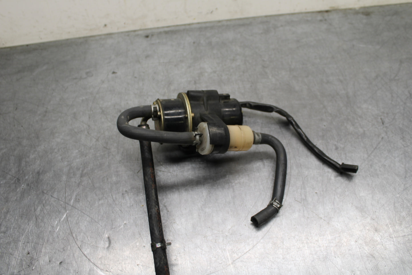 00-01 YAMAHA YZF R1 FUEL PUMP GAS PETROL SENDER UNIT BB755