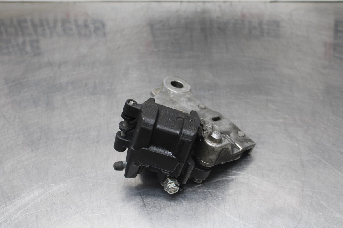 15 SUZUKI GW250F REAR BACK BRAKE CALIPER W MOUNT BRACKET BB789