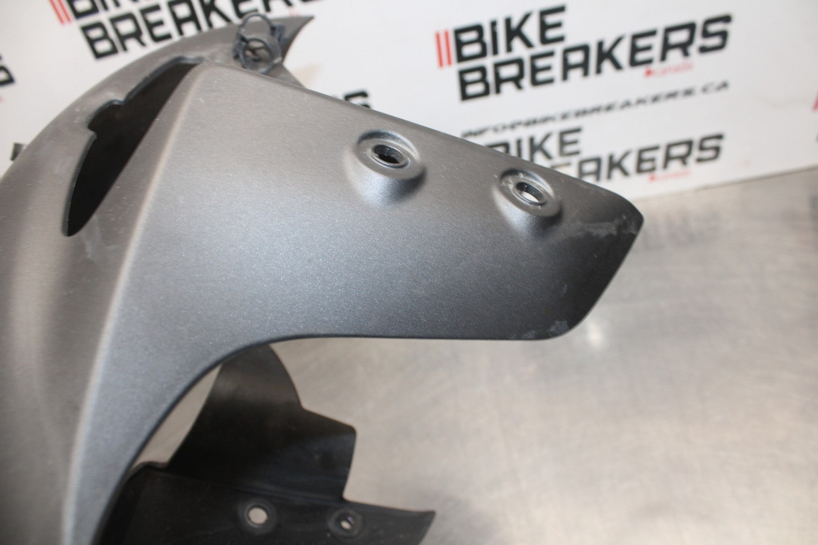 22-25 YAMAHA YZF R7 FRONT WHEEL FENDER COWL FAIRING BEB-21511-00-P3 BB769