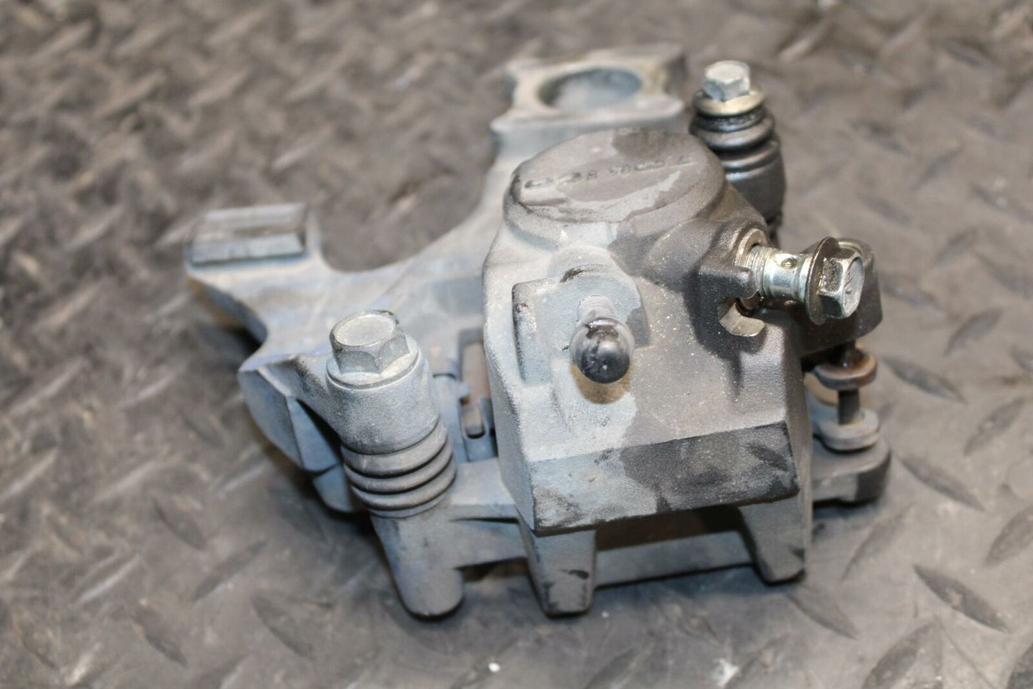08-09 SUZUKI GSXR600 REAR BACK BRAKE CALIPER W MOUNT BRACKET BB204