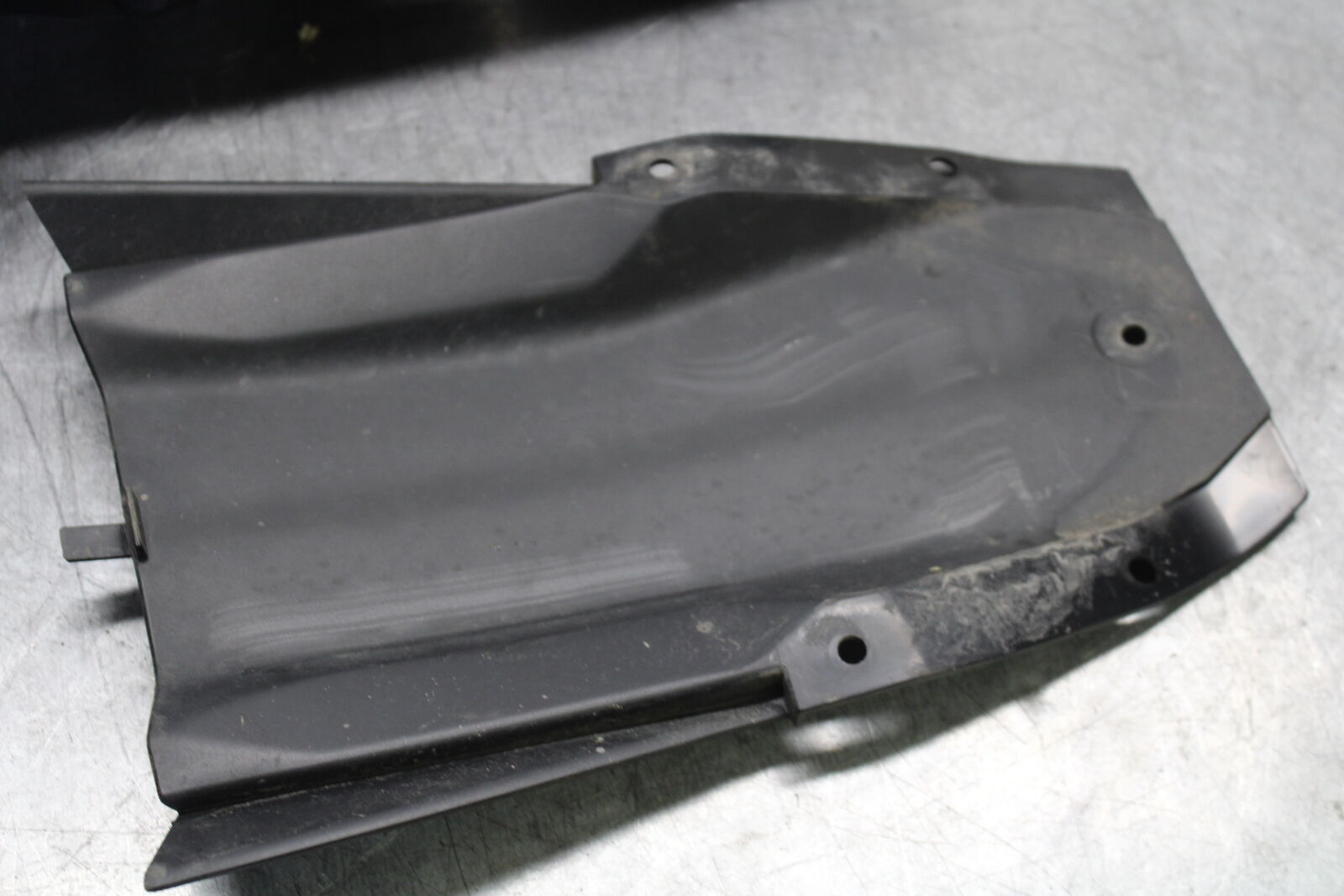 21-24 YAMAHA MT-07 REAR BACK TAIL UNDERTAIL BATTERY TRAY PLASTIC BB662