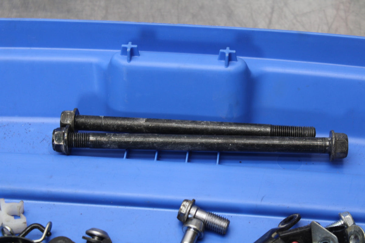 24-25 KAWASAKI NINJA ZX4R MOUNTING BOLTS HARDWARE MOTOR SCREWS BB174