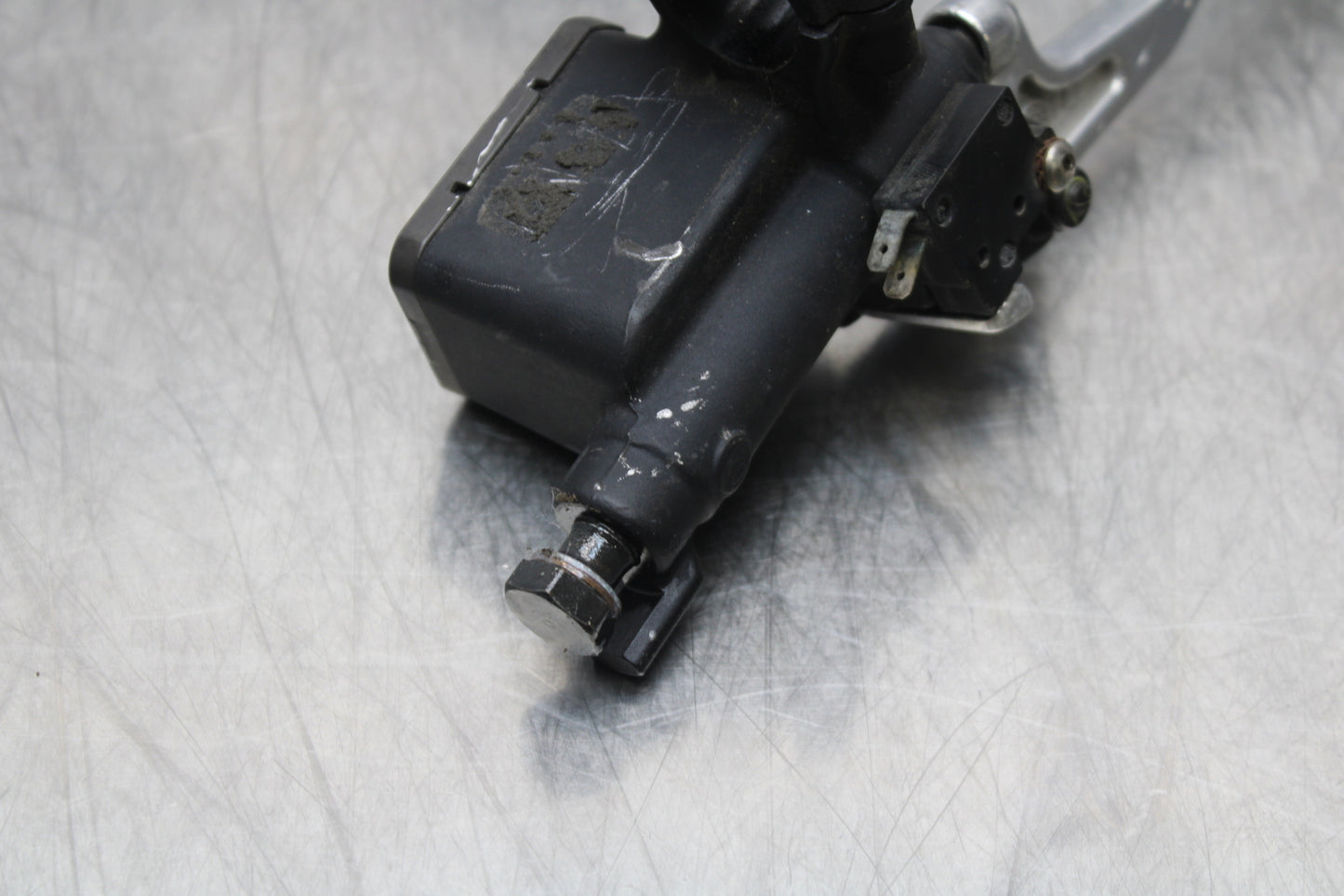 08 MOTO GUZZI BREVA 750 FRONT BRAKE MASTER CYLINDER w/ LEVER BB154