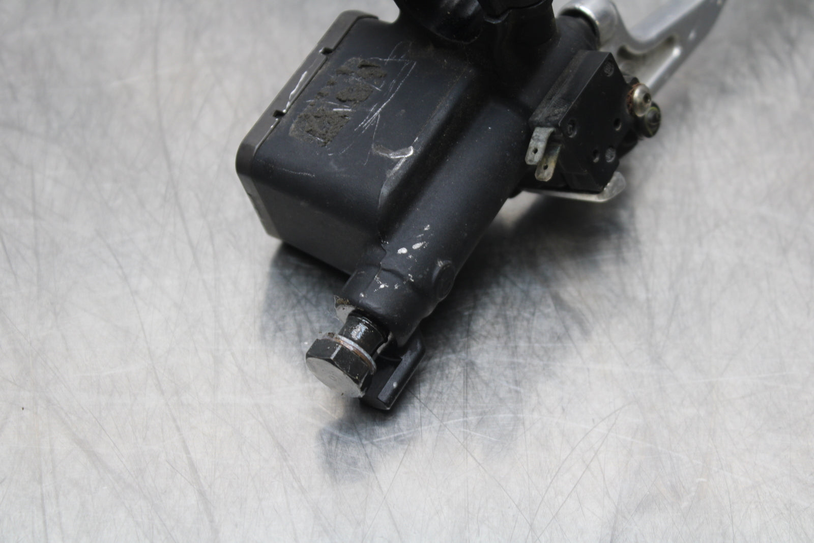 08 MOTO GUZZI BREVA 750 FRONT BRAKE MASTER CYLINDER w/ LEVER BB154