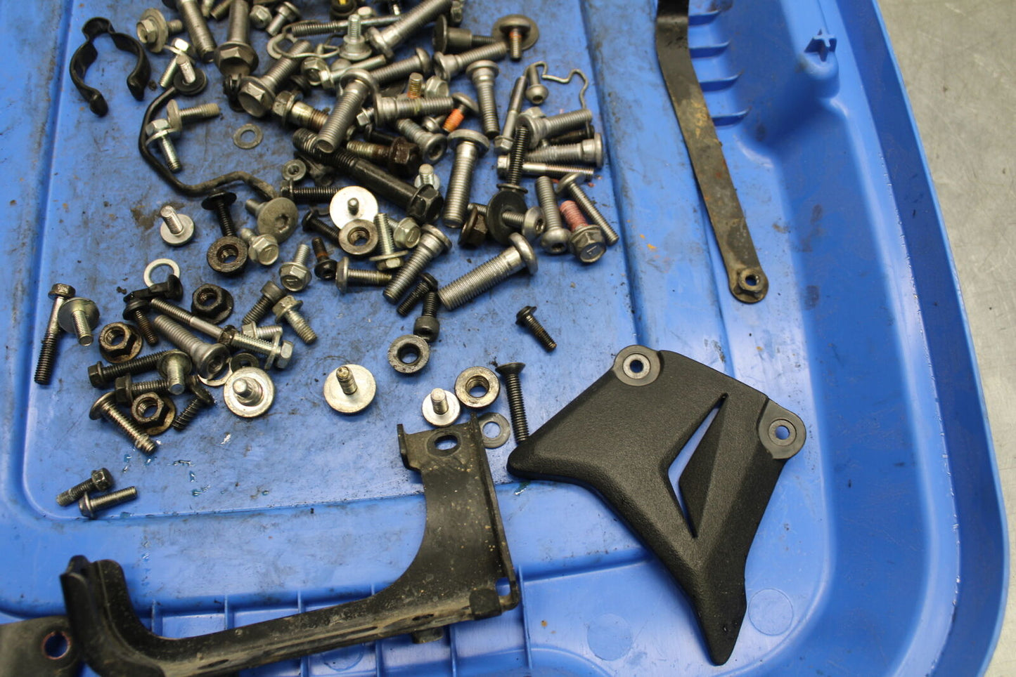 12-13 KAWASAKI Z1000 MOUNTING BOLTS HARDWARE MOTOR SCREWS BB743