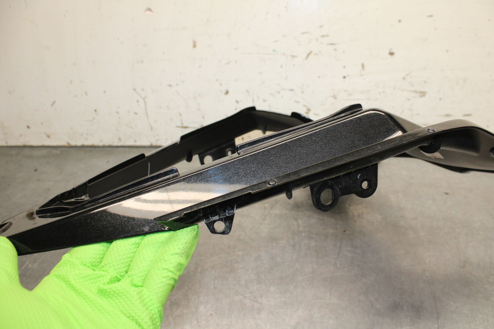 19-22 KAWASAKI Z400 CENTER REAR BACK TAIL FAIRING COWL BB738