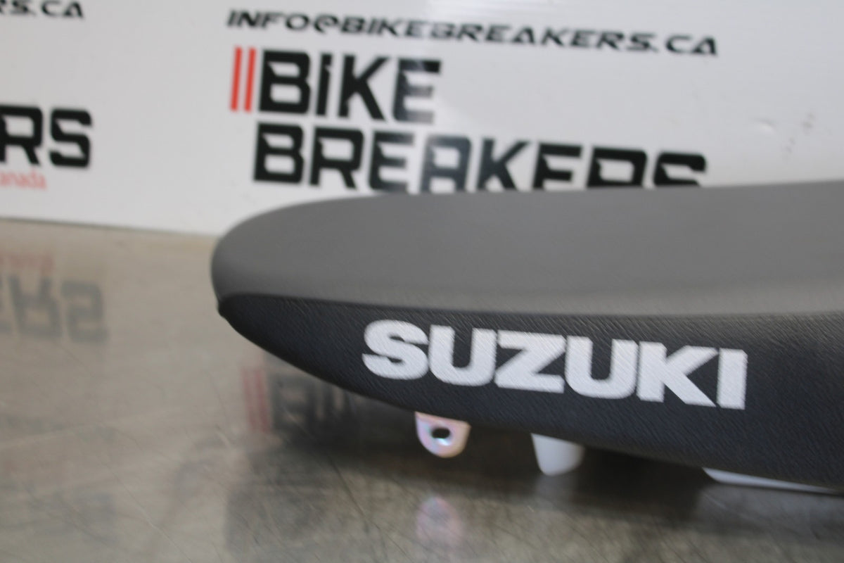08-23 SUZUKI DRZ400S FRONT REAR SEAT SADDLE NEW TAKE OFF BB00