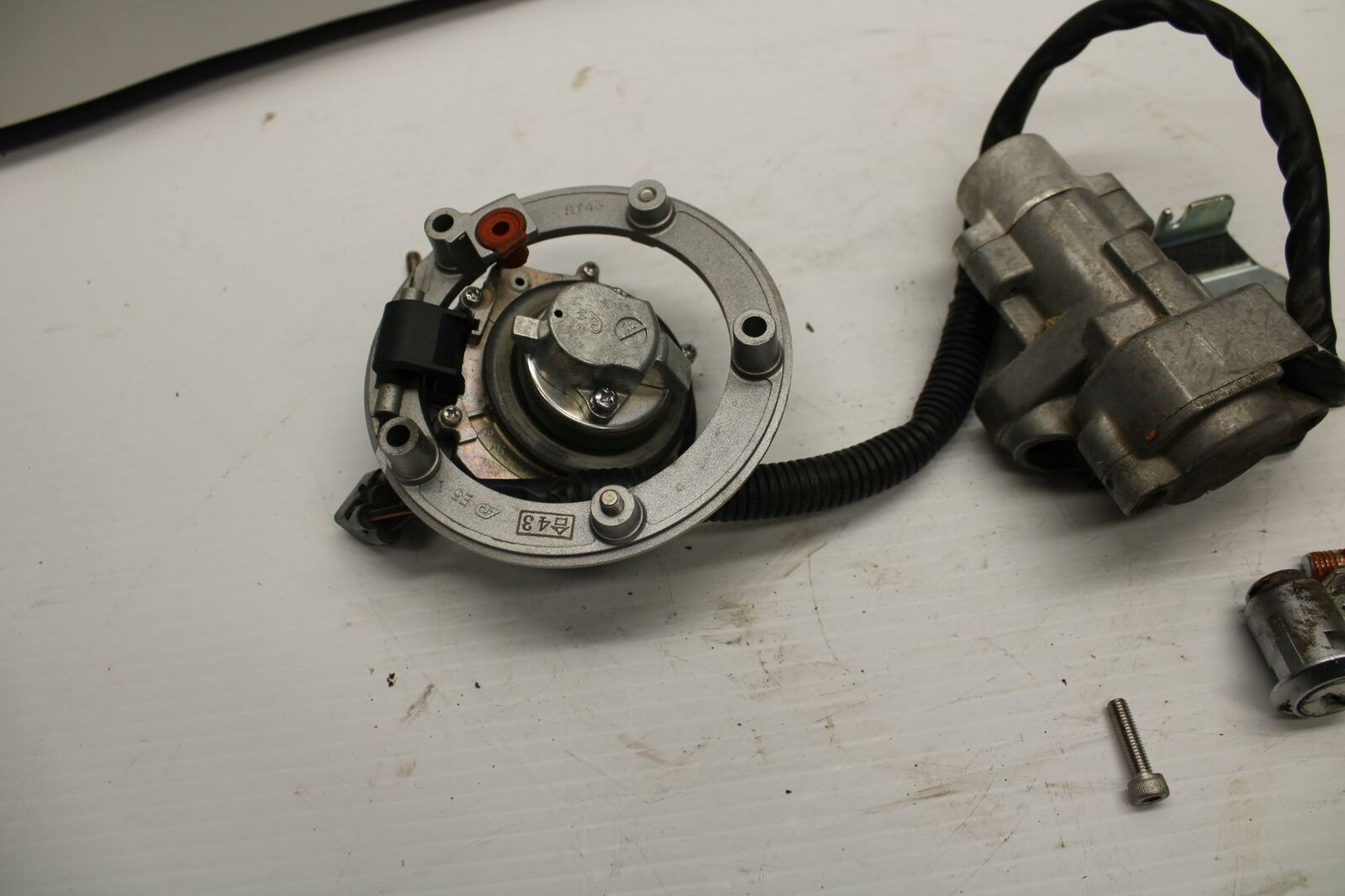 13-16 SUZUKI BANDIT 1250S  IGNITION LOCK KEY SET W/ GAS CAP AND SEAT LOCK BB238