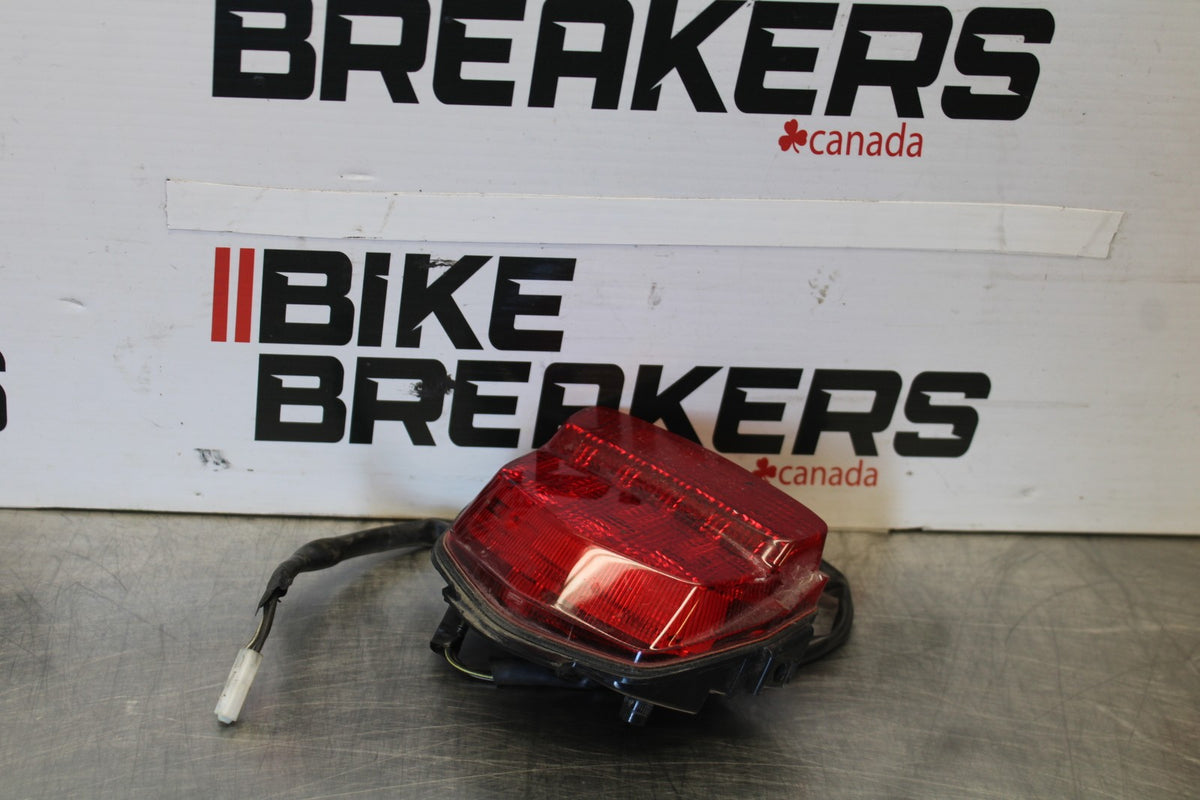 08-09 HONDA CBR1000RR REAR TAIL TAILLIGHT BACK BRAKE LIGHT BB579
