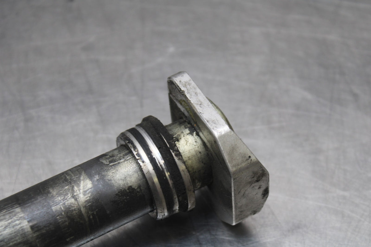06-07 SUZUKI GSXR 600 REAR AXLE BACK WHEEL RIM PIVOT BOLT AXEL BB822